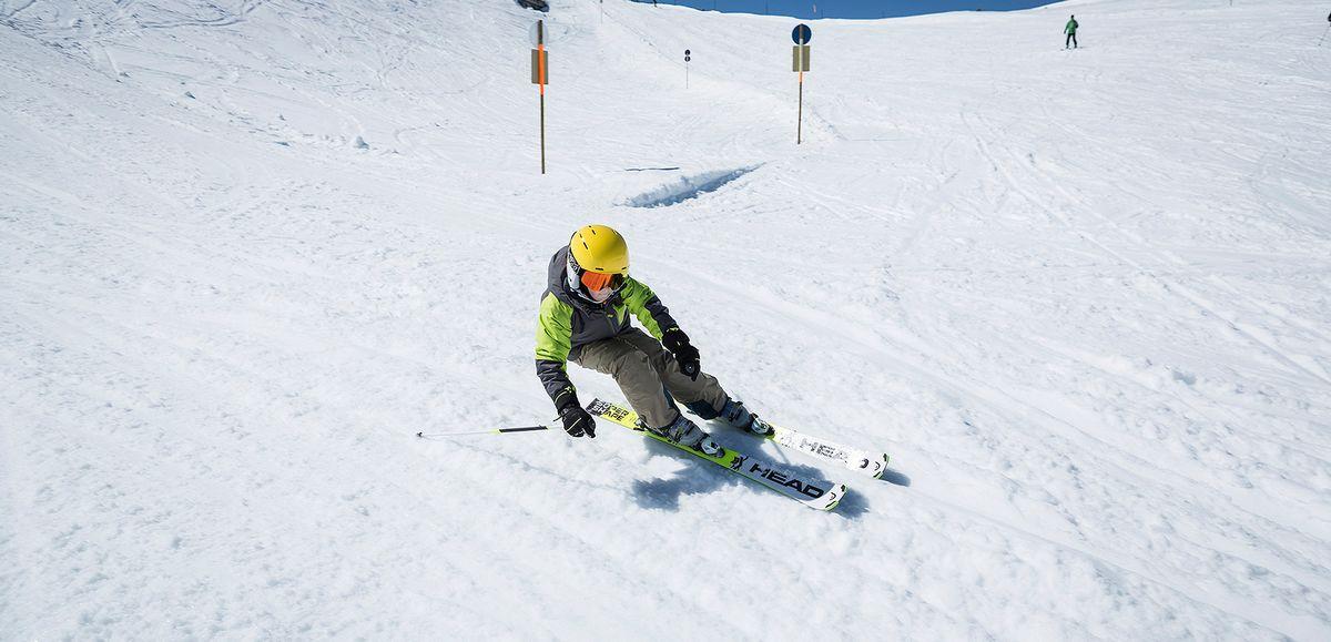 Comment bien choisir la taille des skis enfants ? Quelle longueur