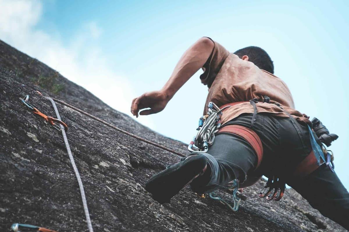 indoor vs outdoor rock climbing indoor vs outdoor rock climbing