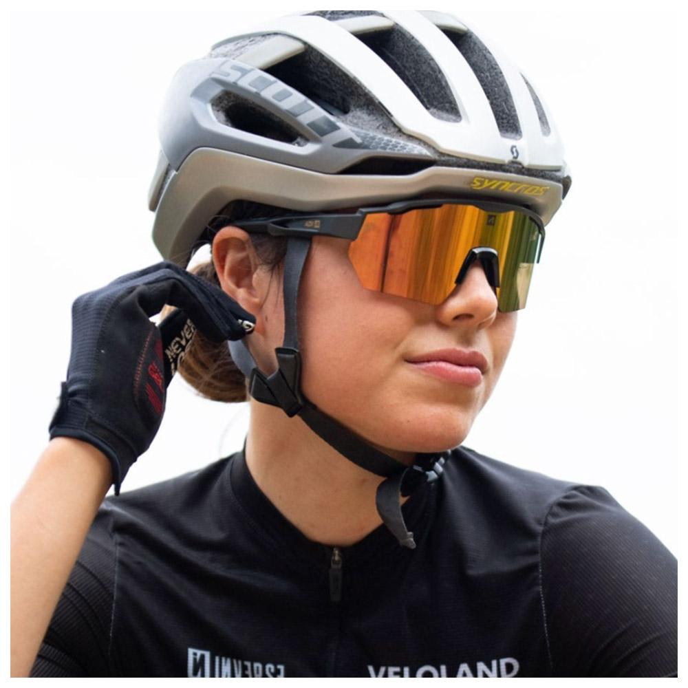 AZR Zonnebrillen Race Rx Noire Vernie Noire Multicouche Gold Bijzonderheid 2 AZR Zonnebrillen Race Rx Noire Vernie Noire Multicouche Gold Bijzonderheid 2