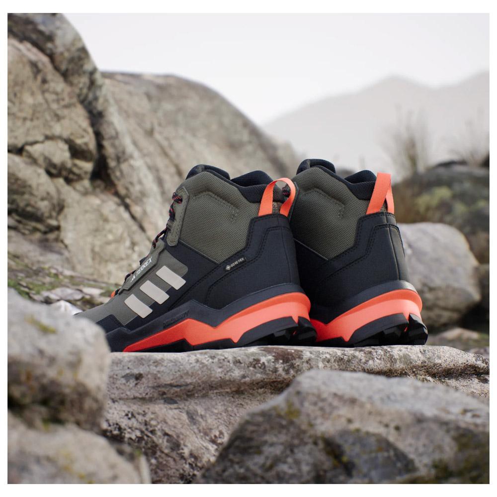 Trekkingschoenen adidas Terrex Ax4 Mid Gore-Tex Olive Strata Wonder Beige  Core Black - Winter 2025 | Glisshop