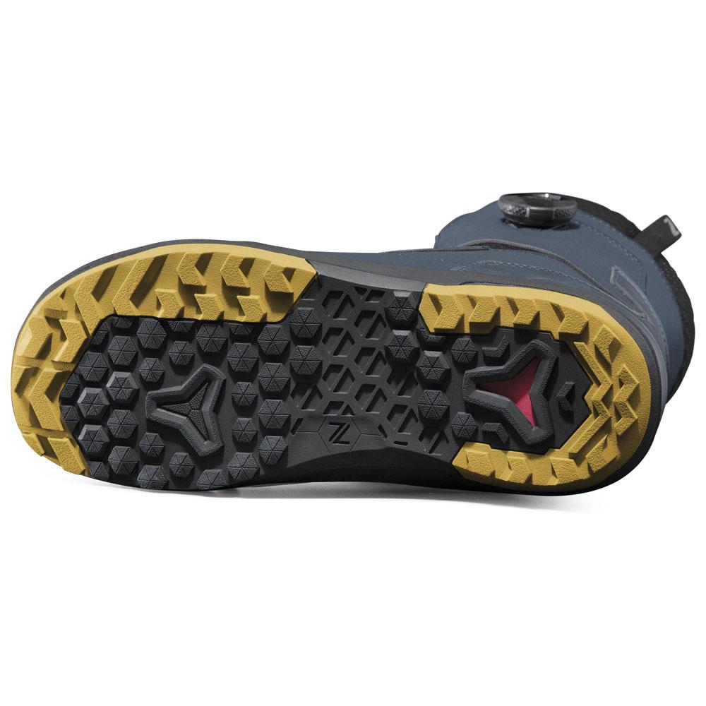 triton boots