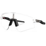 Oakley Sunglasses Sutro Lite Sweep Matte Clear Clear To Black Iridium Photochromic Overview