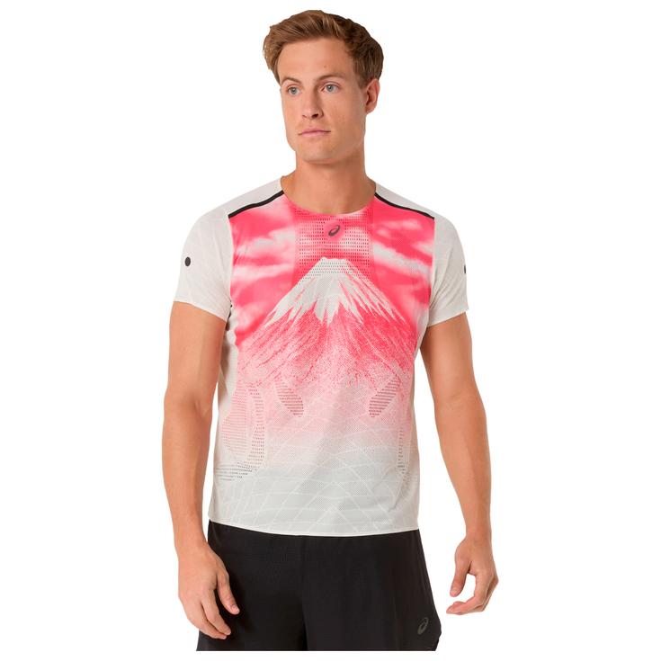 Asics Trail T-shirt Fujitrail Elite Graphic Short Sleeve Cream Voorstelling