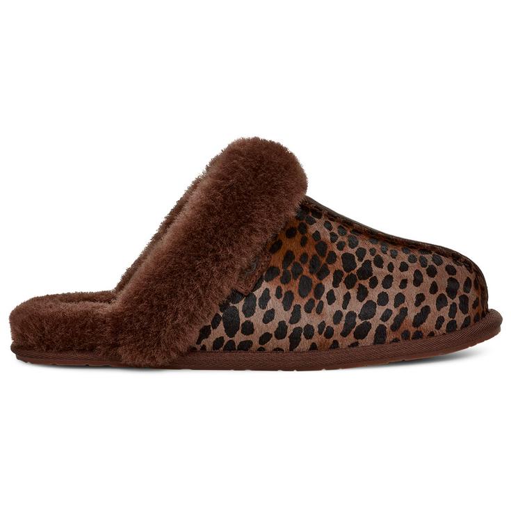 UGG Slippers W Scuffette Caspian Burnt Cedar Voorstelling
